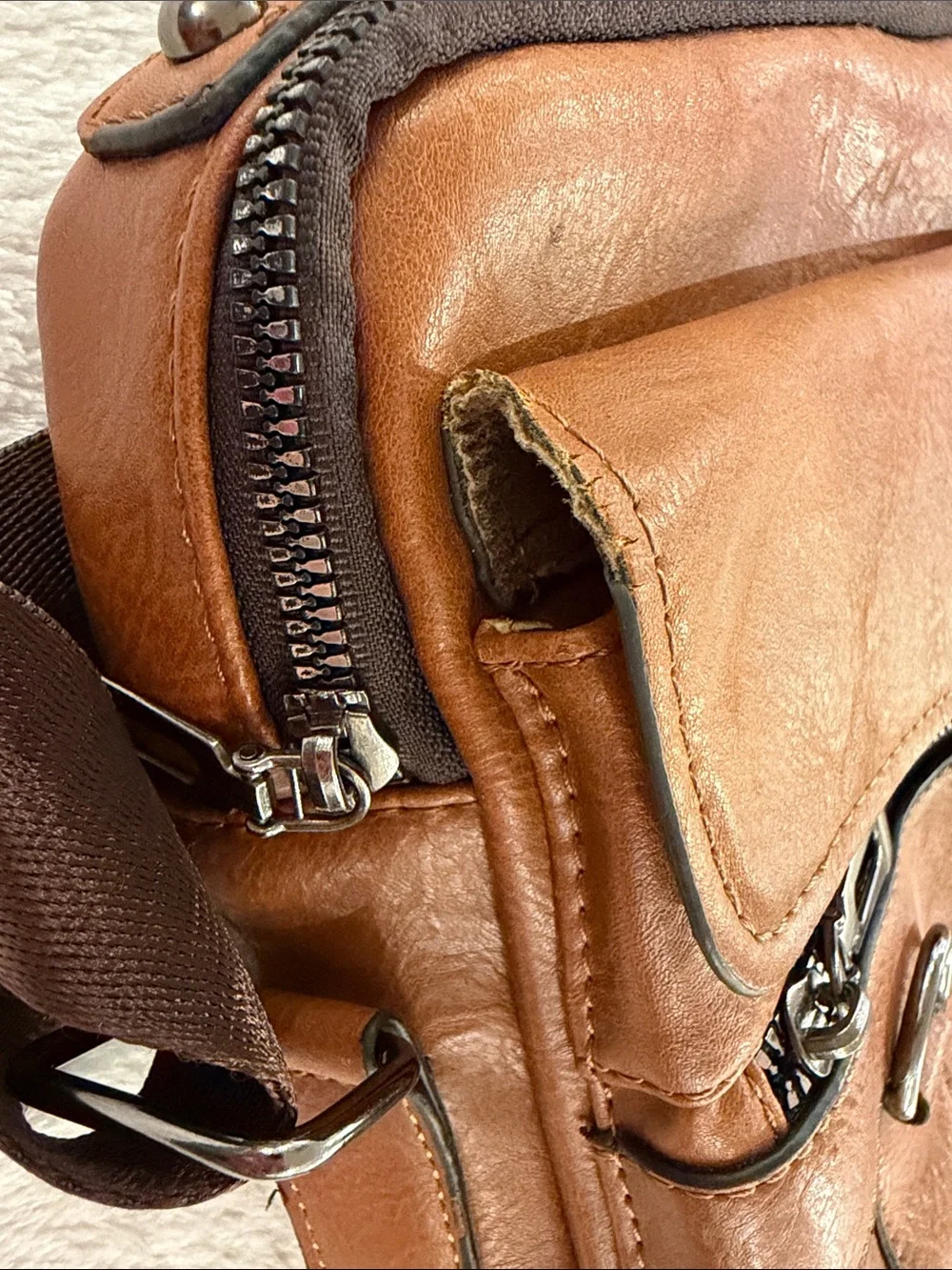 Weixier Tan Leather Messenger Bag for Men